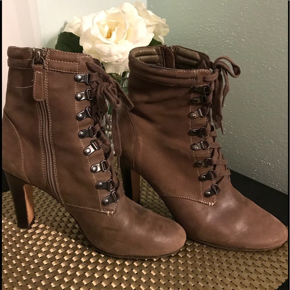 Halogen Shoes - 💥💥💥 Taupe Leather lace up boots.